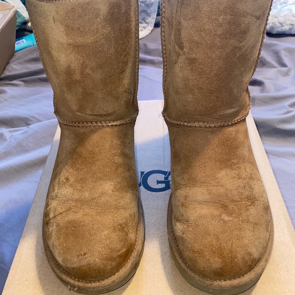 Womens ugg size 7 water and salt can be removed with proper care - Picture 1 of 10